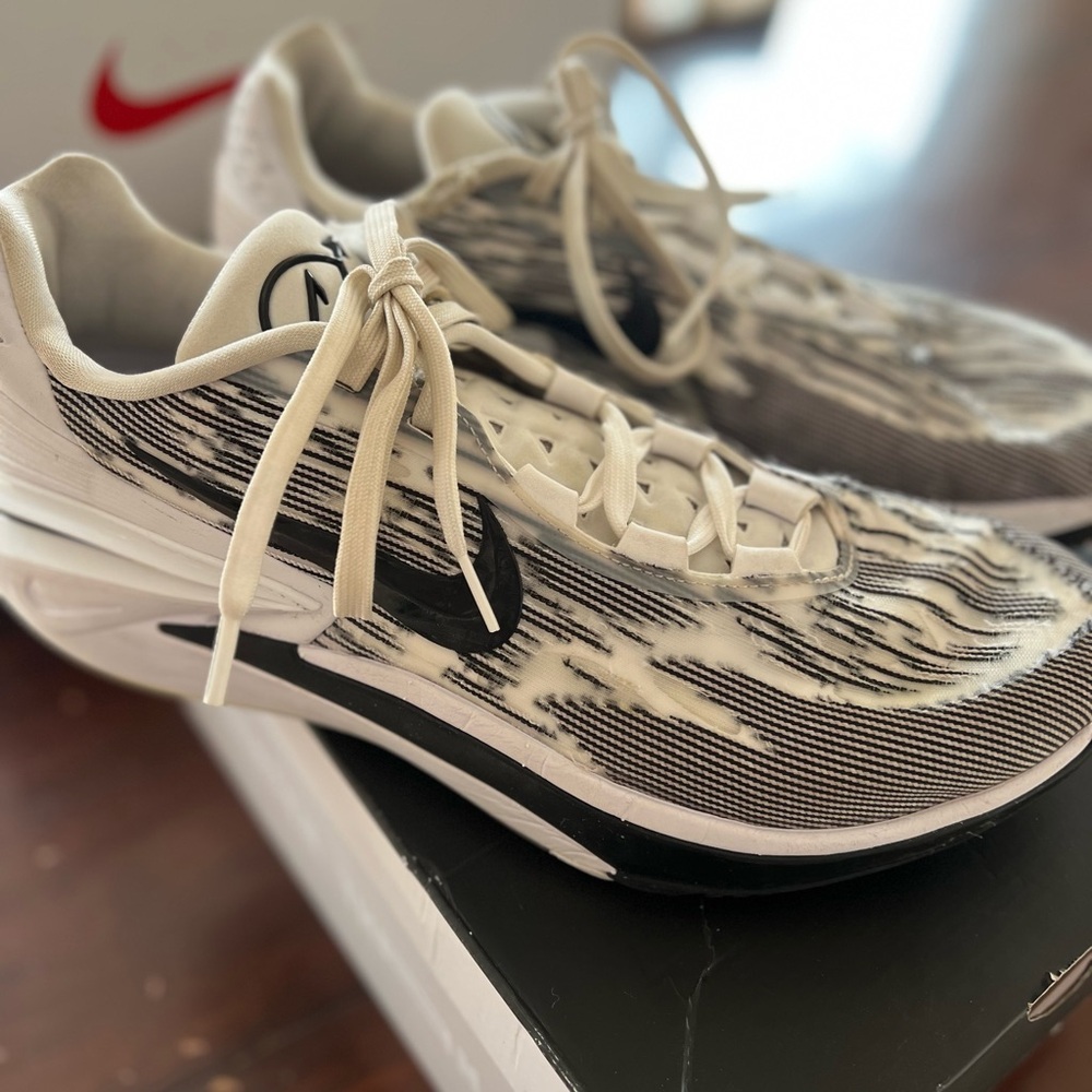 Nike Men's Black and White Running Shoes